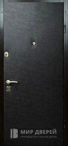 Металлическая дверь с винилискожей эконом №18 внешняя - фото