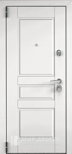 Белая металлическая дверь входная утепленная №27 внутренняя - фото